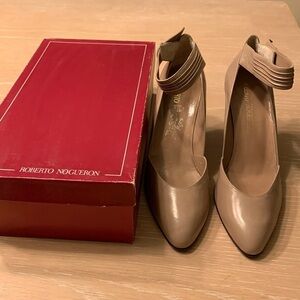 Roberto Nogueron “Fawn” tan heels with button ankle strap, 7.5 AA, NIB see**